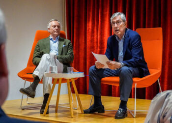 Raúl Mayoral y Javier Gómez Darmendrail, durante la presentación. / HÉCTOR CRIADO