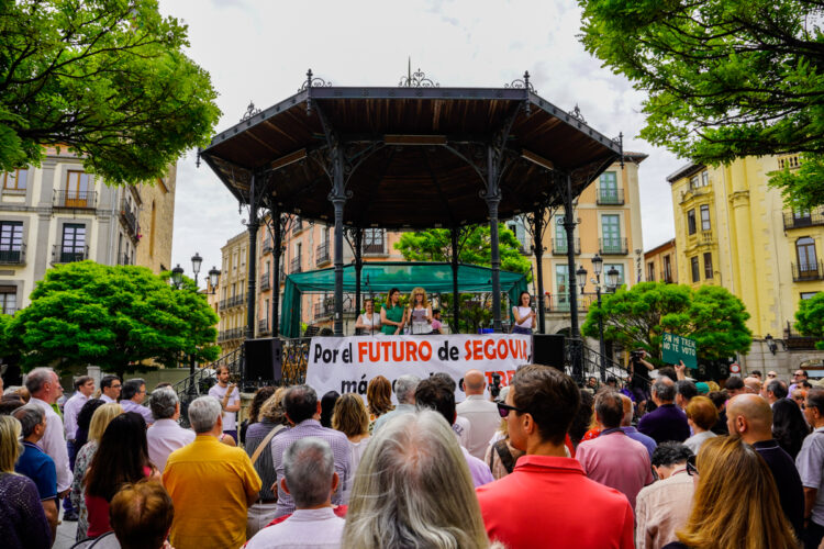 Protesta por la reducción de paradas de tren - Héctor Criado