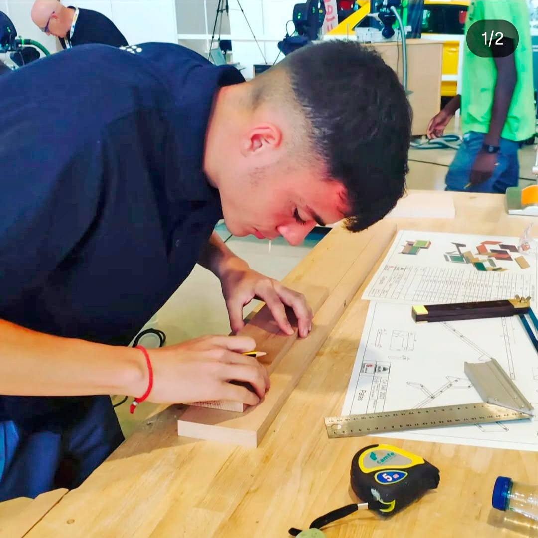 Taller de Madera en el Ezequiel González.