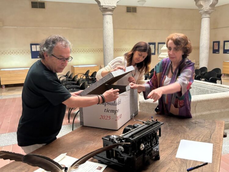 La delegada territorial ha participado en el cierre de la cápsula / JUNTA DE CASTILLA Y LEÓN