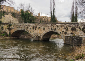 Río Eresma a su paso por La Alameda del Parral. / HÉCTOR CRIADO