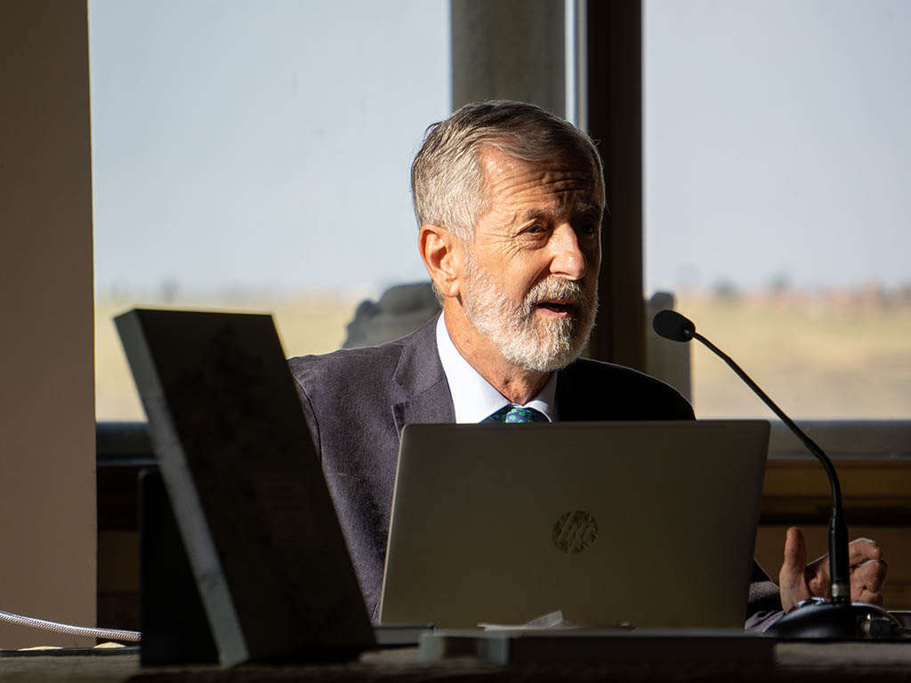 Ubaldo Martínez-Falero, durante la presentación. / HÉCTOR CRIADO