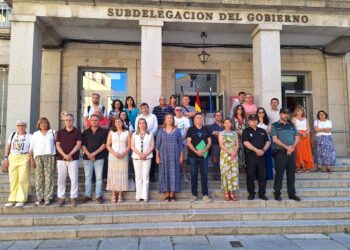 Minuto de silencio en la subdelegación del gobierno./SUBDELEGACIÓN DEL GOBIERNO DE SEGOVIA