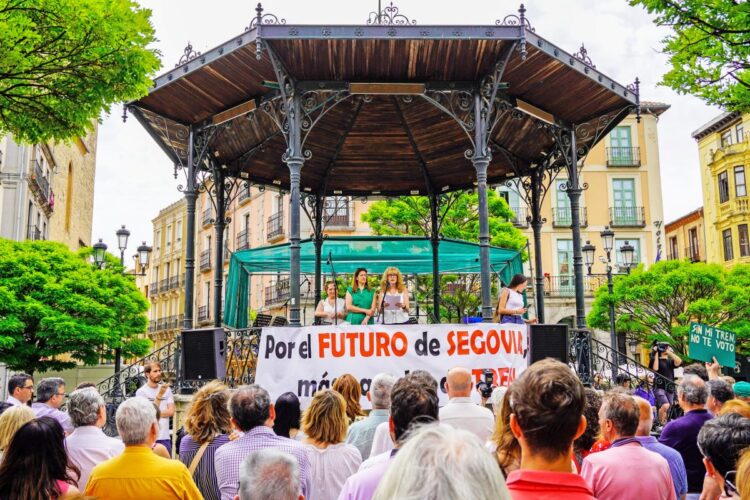 Más de 600 personas se movilizan en defensa de los servicios ferroviarios 1 WEB