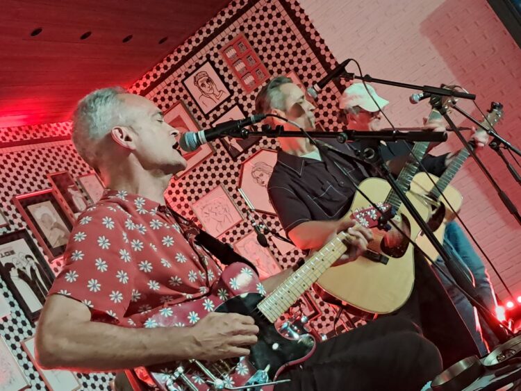 Los Nikis de la Pradera en la presentación del Huercasa.