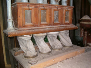 Mecanismo por el cual se alimentan los cernedores de harina.