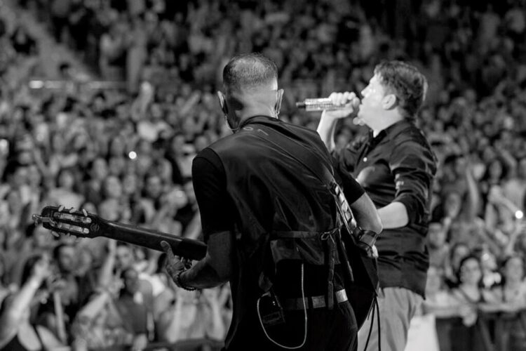 Andy y Lucas, Burning, Nacha Pop, Los Inhumanos... el patio del CIDE se llena de estrellas 1 Andy y Lucas en uno de sus conciertos.