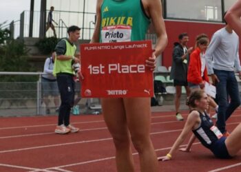 Idaira Prieto posa como ganadora de la prueba celebrada en Alemania./E.A