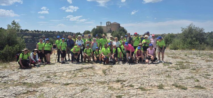 Un grupo de participantes en una de las etapas del Camino de San Frutos / ASOCIACIÓN DEL CAMINO DE SAN FRUTOS
