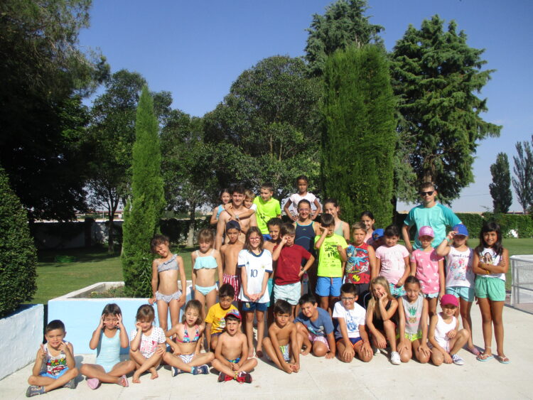 Cantimpalos acoge el X Campamento deportivo de verano 1 Campus de verano en Cantimpalos / LOURDES MATARRANZ