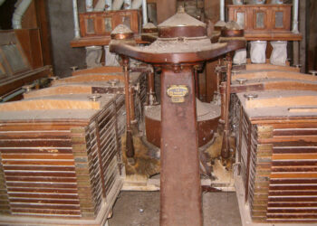 Los cernedores se utilizan para separar las impurezas y los grumos de la harina.