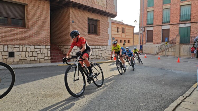 Los corredores durante un instante de la prueba./UCC CANTIMPALOS