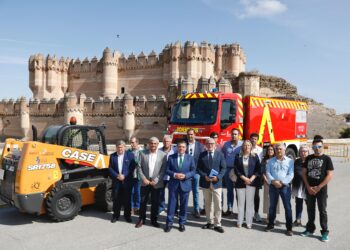 Acto de entrega y puesta en servicio de dos nuevos vehículos autobomba / NACHO VALVERDE - ICAL