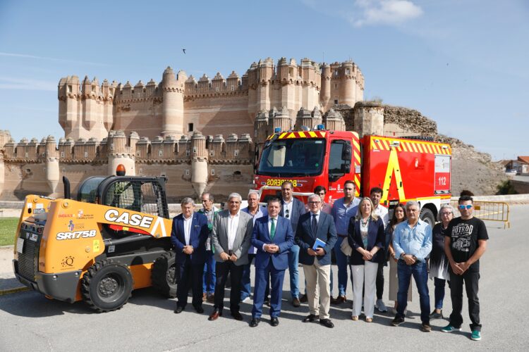 Acto de entrega y puesta en servicio de dos nuevos vehículos autobomba / NACHO VALVERDE - ICAL