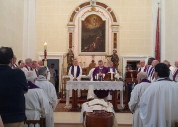 El obispo Jesús Vidal presidió la ceremonia. /LOURDES MATARRANZ