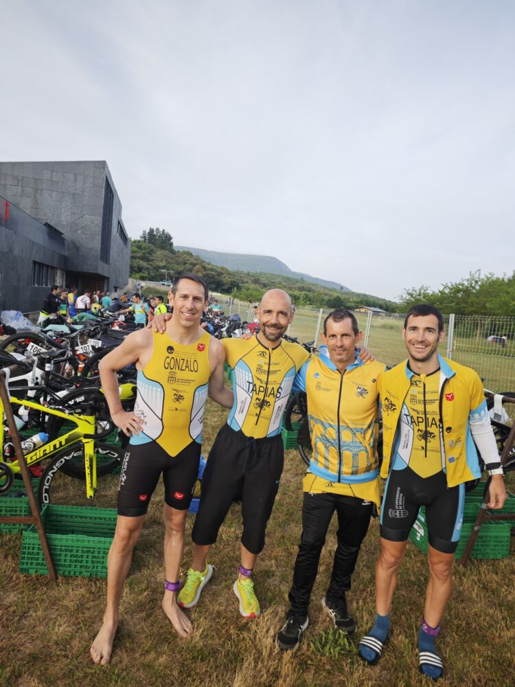 La comitiva del club segoviano durante la cita en El Bierzo./TRIATLÓN IMD SEGOVIA