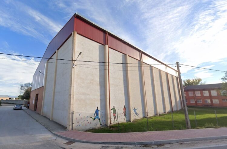 Varios actos de vandalismo obligan a cerrar el pabellón ‘Don Pepe’ de Navalmanzano 1 Pabellón 'Don Pepe' de Navalmanzano (FOTO: GOOGLE MAPS)