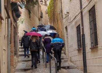 Policía Local escoltando./E.A.