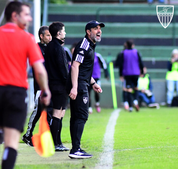 Ramsés Gil, nuevo entrenador del Real Unión 1 Ramsés Gil durante un encuentro con la Segoviana del curso pasado./J.M-G.S