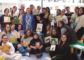 Clase práctica en sala infantil del campus. / Alumnos 4º de PEC