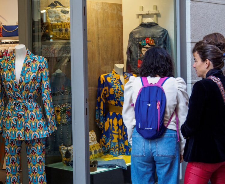 Este año se impartirá un curso de atención al cliente en comercio/KAMARERO