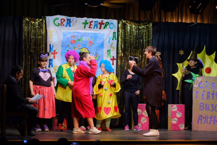 Tercera jornada de la 42 edición de la Real Muestra de Teatro Especial de Fuentepelayo 1 Instantes de la tercera sesión de la 42 edición de la Real Muestra Teatro Especial de Fuentepelayo / DIEGO GÓMEZ