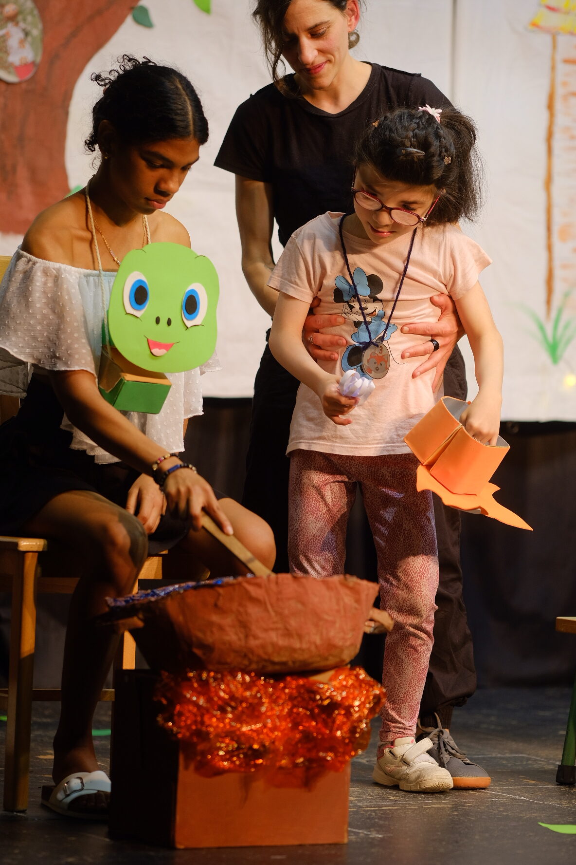 Tercera jornada de la 42 edición de la Real Muestra de Teatro Especial de Fuentepelayo 2 Instantes de la tercera sesión de la 42 edición de la Real Muestra Teatro Especial de Fuentepelayo / DIEGO GÓMEZ