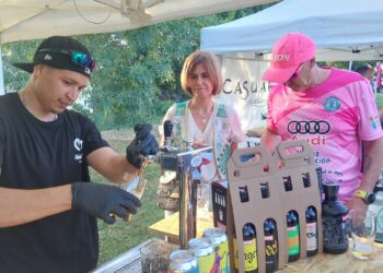 Magdalena Rodríguez en uno de los puestos./DIPUTACIÓN DE SEGOVIA