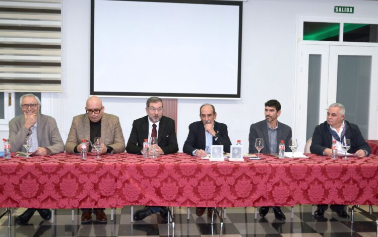 Miembros del jurado./AYUNTAMIENTO NAVA DE LA ASUNCIÓN