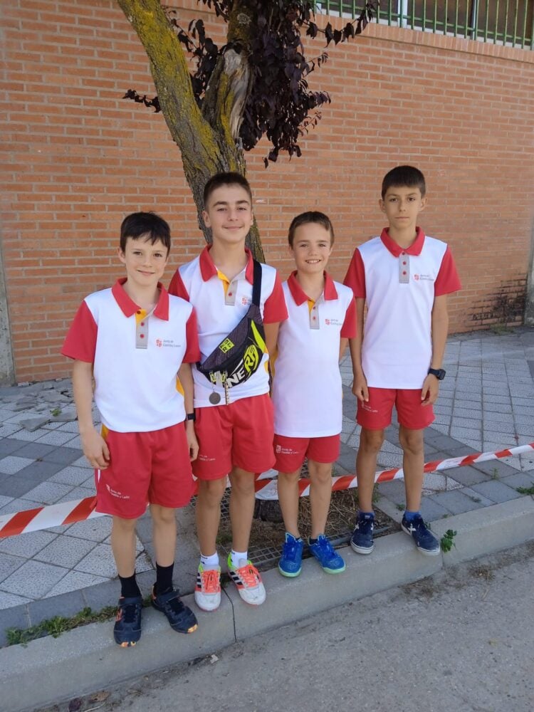 Los integrantes del club segoviano durante el Nacional Escolar./CP VALLELADO