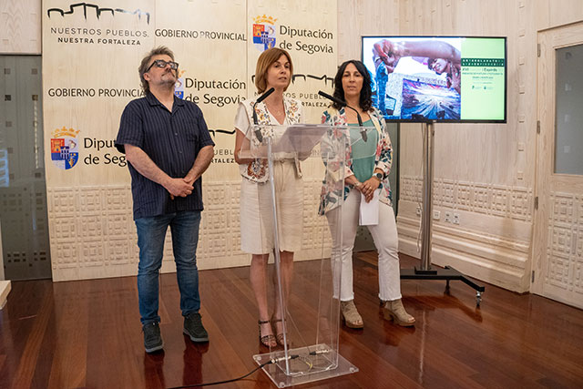 ‘Arte en la Naturaleza’ elige el medio rural de Espirdo como escenario de la pintura y la fotografía 1 Presentación de la XVI edición ‘Arte en la Naturaleza’. HÉRCTOR CRIADO