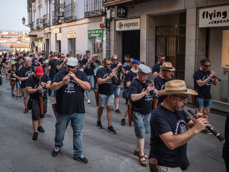 Segovia se volverá a convertir en el epicentro del Folk durante unos días 1 El pasacalles de la Escuela de Dulzaina de Segovia pondrá fin a la XLI edición del festival, el domingo 6 de julio a las 19.00 horas.