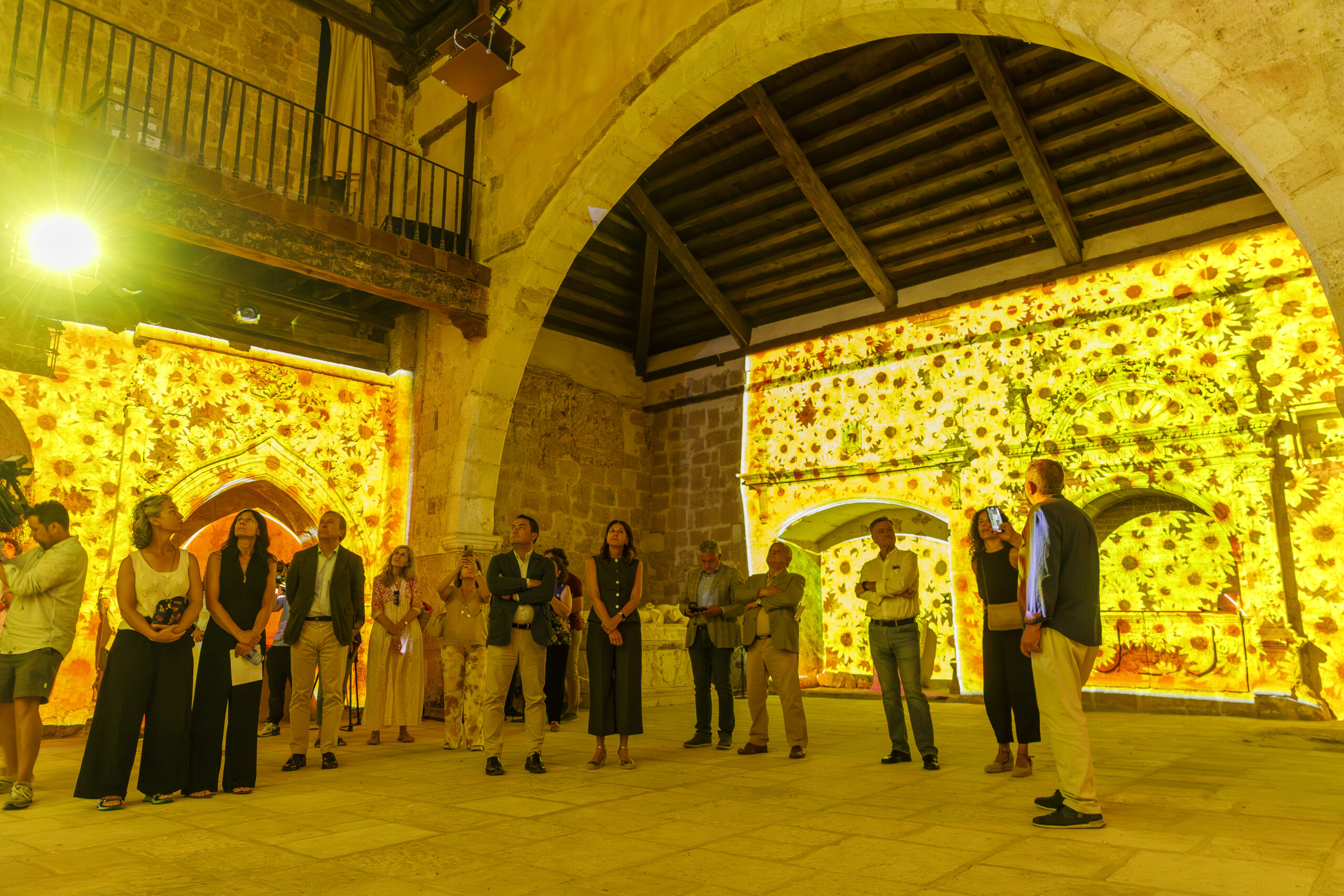 La Junta respalda el proyecto que aúna patrimonio y nuevas tecnologías en la iglesia de San Miguel de Ayllón para ofrecer nuevas experiencias turísticas en la zona / NACHO VALVERDE - ICAL