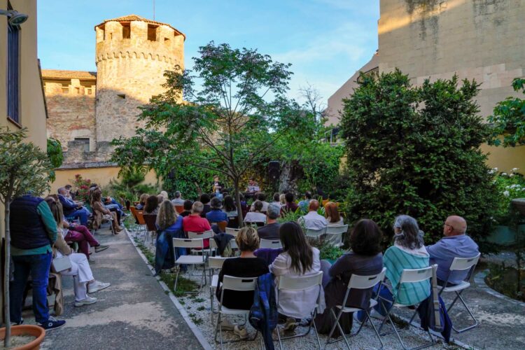 El Jardín de los Sentidos suena de nuevo 1 Aspecto del Jardín de la Fuente durante un concierto del ciclo del Jardín de los Sentidos.