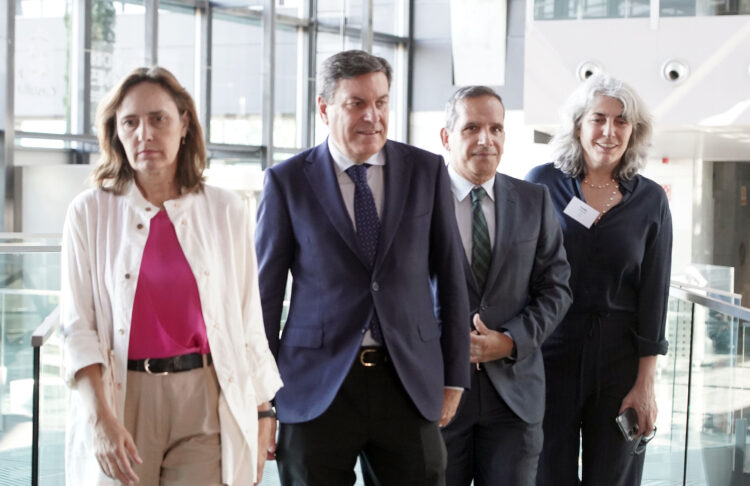 El ICECYL lanza ayudas para la digitalización básica de las pymes 1 El Consejero de Economía presenta el programa DigitalICE. / Rubén Cacho