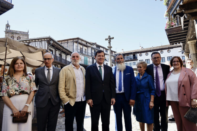 El sector agroalimentario podrá asistir gratis a las ferias en 2026 1 El Presidente de la Junta clausura el acto “20 años exportando a EEUU”, de la empresa salmantina Embutidos Fermín. / Susana Martín