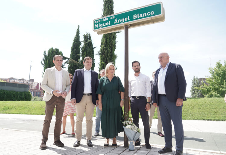 Mañueco anuncia que recurrirá al TC la financiación singular para Cataluña 1 Acto de homenaje a Miguel Ángel Blanco. / Rubén Cacho