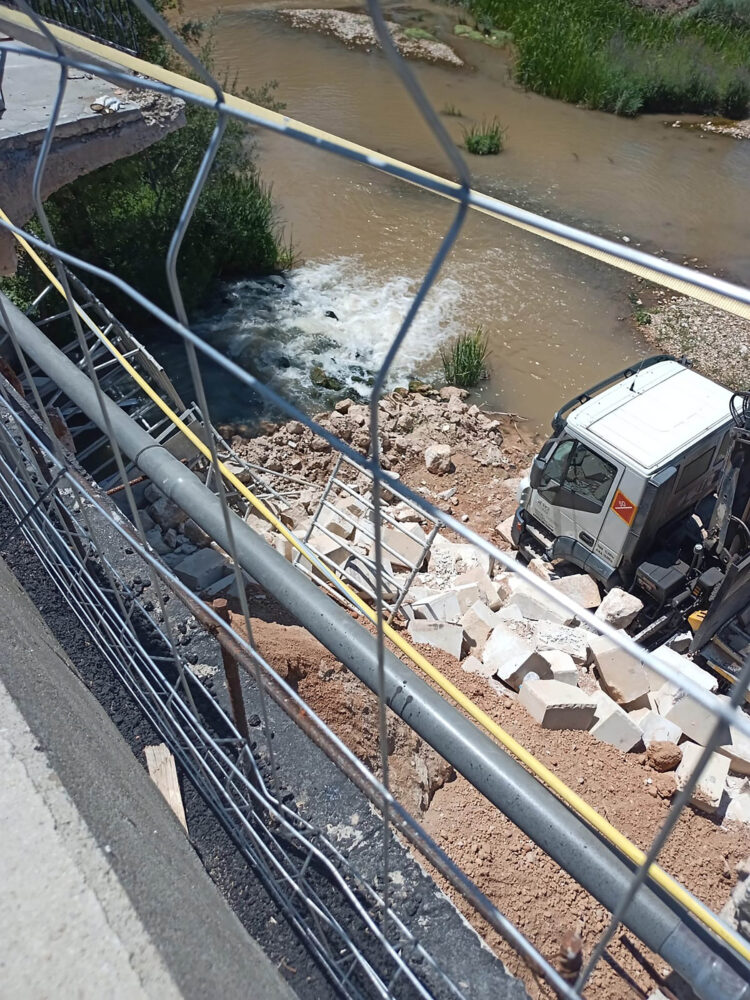 Nuevo desprendimiento en el puente de San Esteban de Gormaz 1 Hundimiento del tajamar que se estaba reparando.