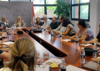 Reunión del Cecopi por el vertido de 370 litros de sosa cáustica en el polígono de Villalonquéjar.