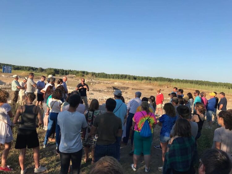 Foto de archivo. Ediciones anteriores de las visitas al yacimiento / E.A.