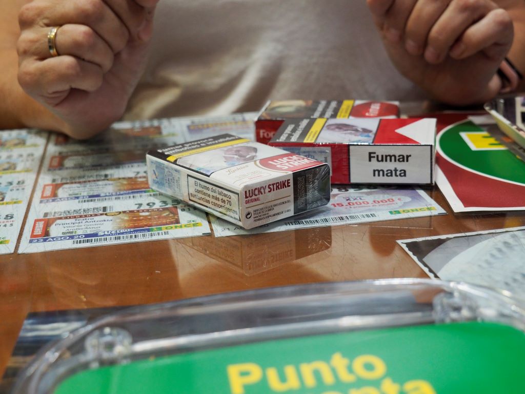 Registradas más de 300 inspecciones por infringir en 2024 la Ley Antitabaco 2 En 2006 se cambio la normativa respecto a los puntos de venta. / KAMARERO