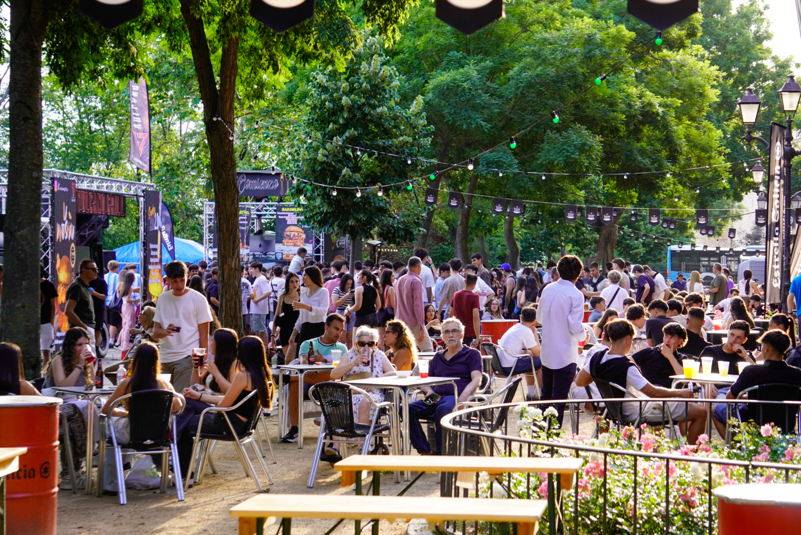 Feria de Día en el Paseo del Salón. Foto: Héctor Criado.