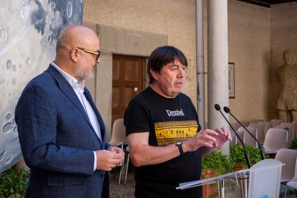 El pintor Saura homenajeará a las víctimas de la DANA con un cuadro. / HÉCTOR CRIADO 