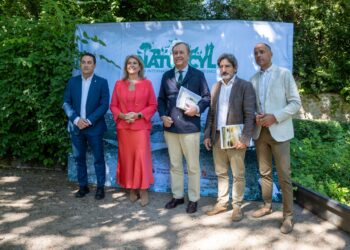 Foto de grupo durante la presentación de la feria. /HÉCTOR CRIADO