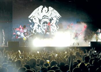 Espectáculo 8 y Medio Band./ THE 8 Y MEDIO BAND