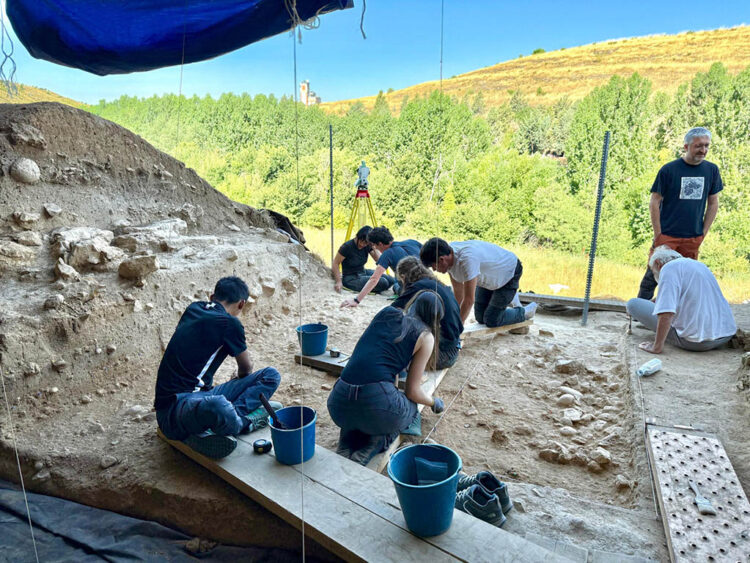 El Ayuntamiento destina 35.000 euros a las excavaciones del yacimiento del Abrigo de San Lázaro 1 Trabajos en el yacimiento arqueológico en el Abrigo de San Lázaro, en Segovia. / AYUNTAMIENTO DE SEGOVIA