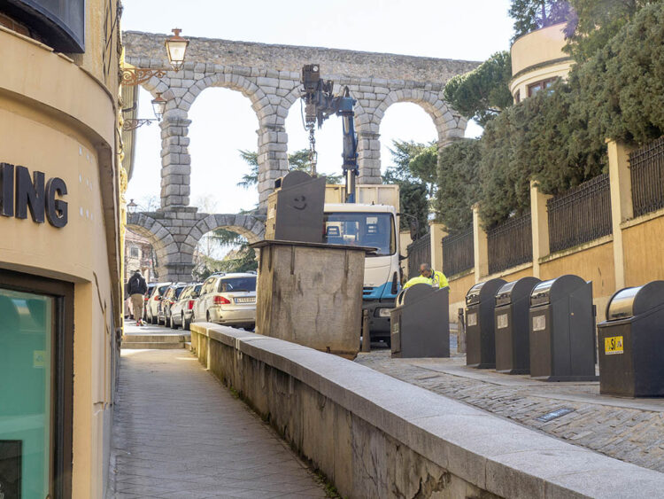 Segovia, una de las 17 ciudades que incumple la normativa de la ley de residuos. / E.A.