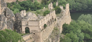 El Convento de Nuestra Señora de los Ángeles de la Hoz, perteneciente a Sebúlcor, fue fundado en 1231 por la orden franciscana.
