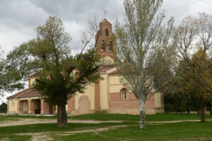 La ermita de Nuestra Señora del Pilar está a las afueras de Cantalejo.