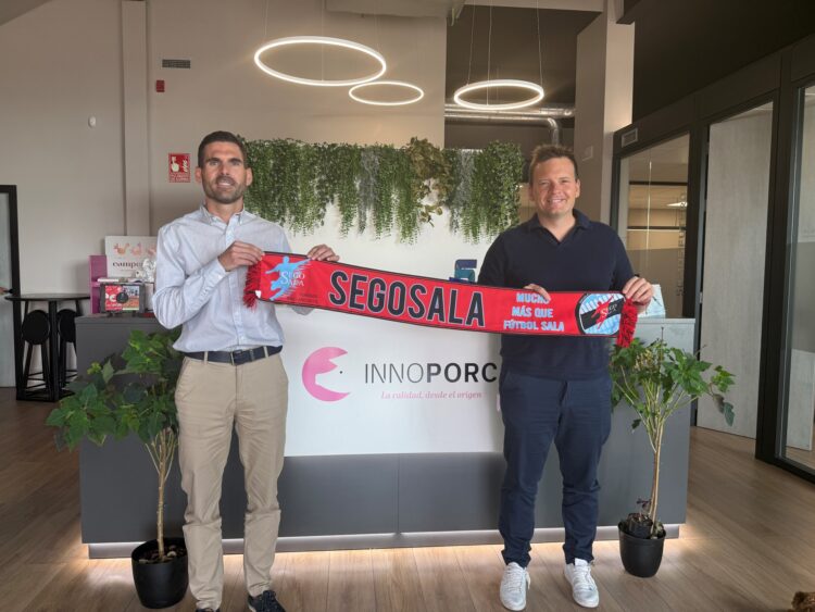 El CD Segosala renueva su acuerdo de patrocinio con la empresa INNOPORC 1 Miguel Antona y Daniel Sacristán sellan el acuerdo.
